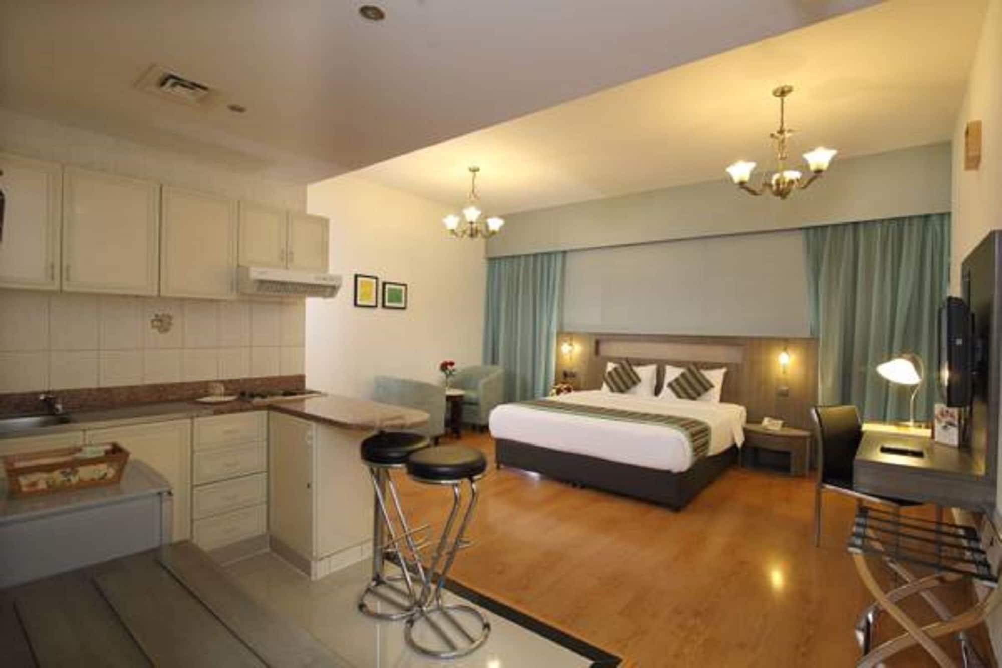 Florida City Hotel Apartments Дубай Екстер'єр фото
