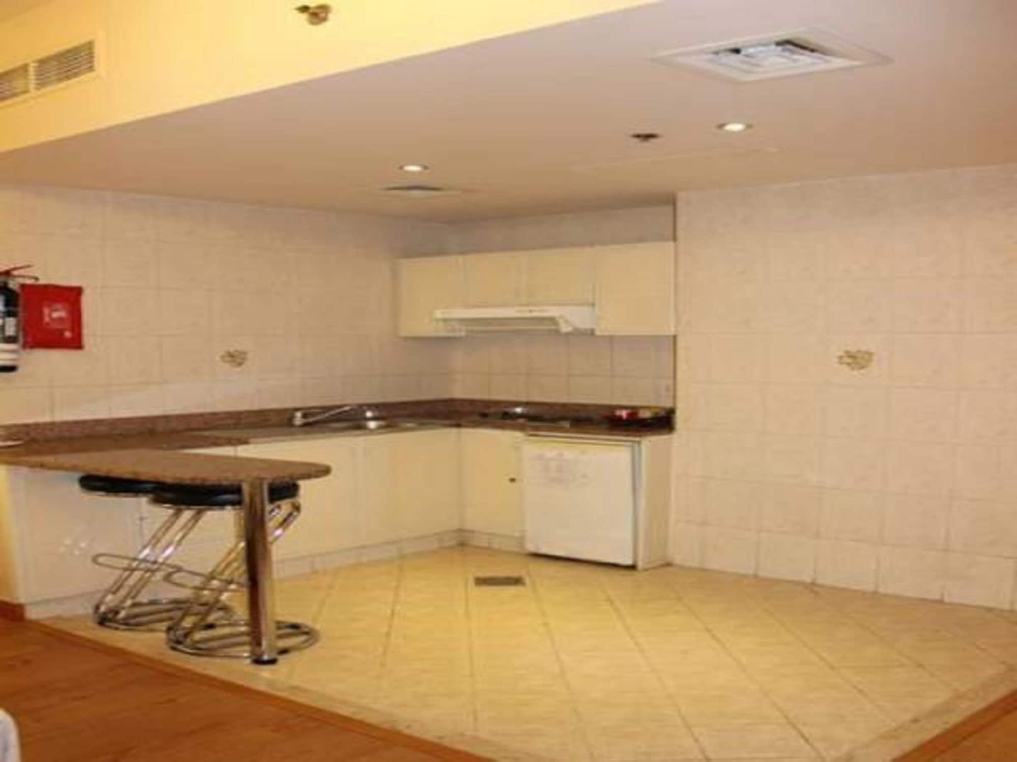Florida City Hotel Apartments Дубай Екстер'єр фото